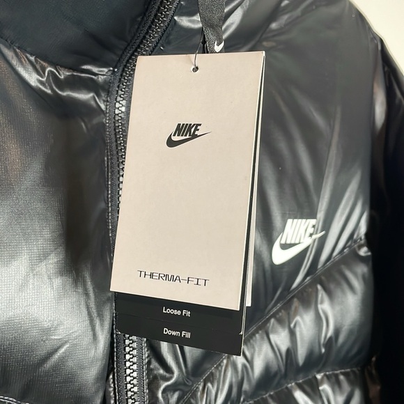 Nike | Women’s Black Therma Fit Down Filled Puffer Loose Fit Coat Size XL NWT - Picture 4 of 11